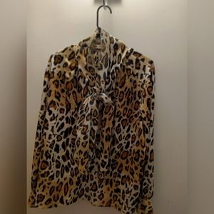 Joan Rivers 2x pussy bow blouse in leopard